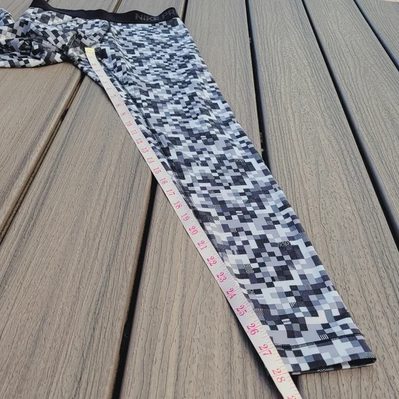 Black, White + Grey Checkered Pro Leggings | Size XS or S | Nike Pro - Picture 5 of 6